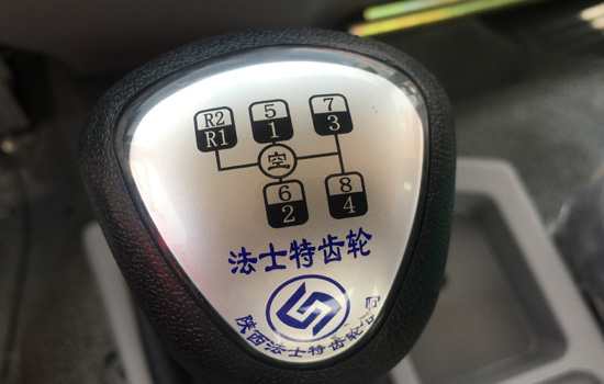【國五】東風后八輪挖機平板車