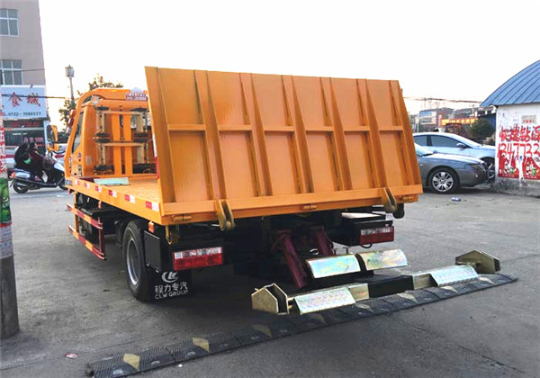 東風多利卡藍牌一拖二清障車