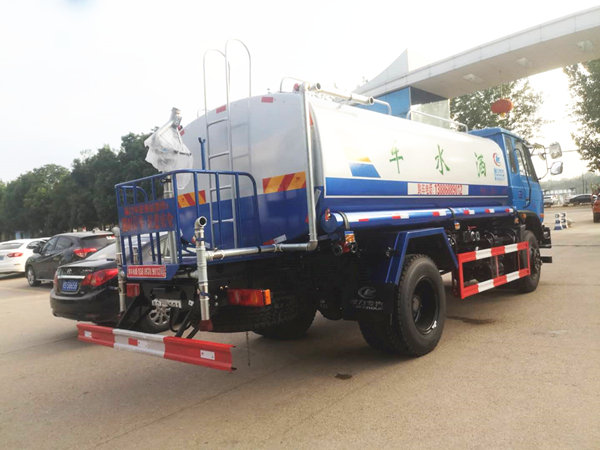 東風(fēng)145灑水車
