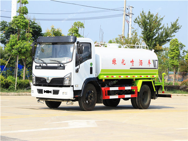 河南鄭州用戶購置國(guó)六東風(fēng)福瑞卡灑水車