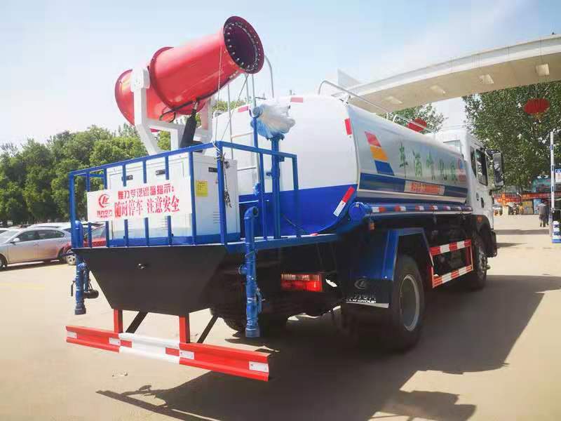 湖南岳陽東風D9灑水車加裝自動水炮和噴霧機一車三用