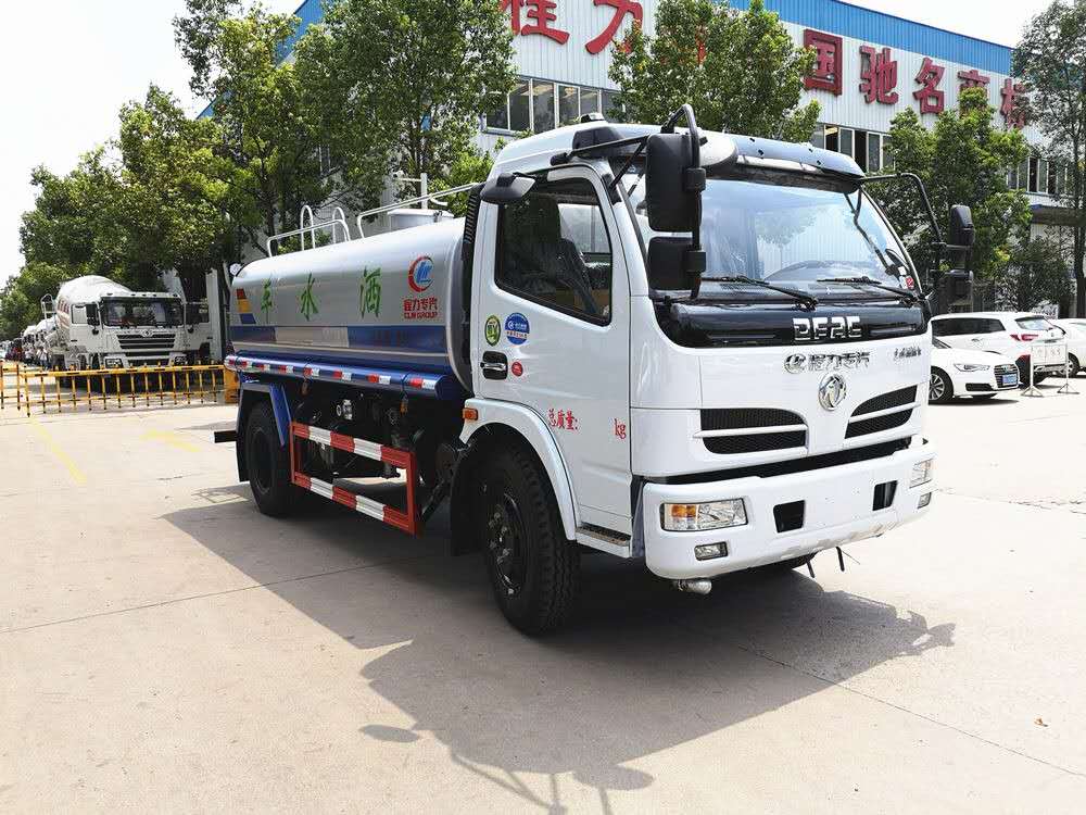 8噸灑水車價格多少，東風福瑞卡灑水車8噸一臺多少錢