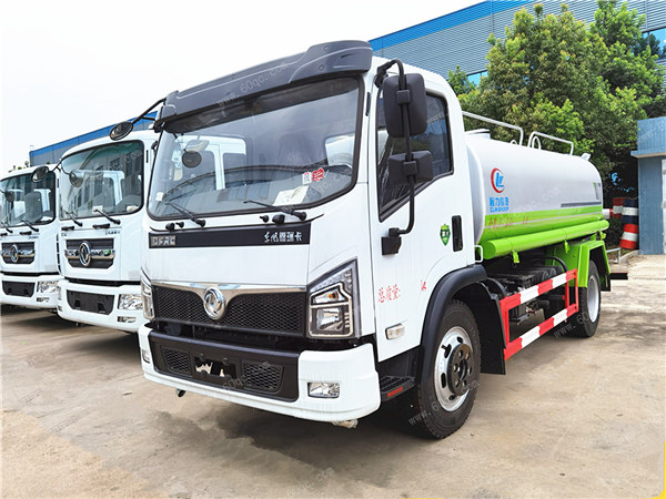 東風福瑞卡9噸灑水車
