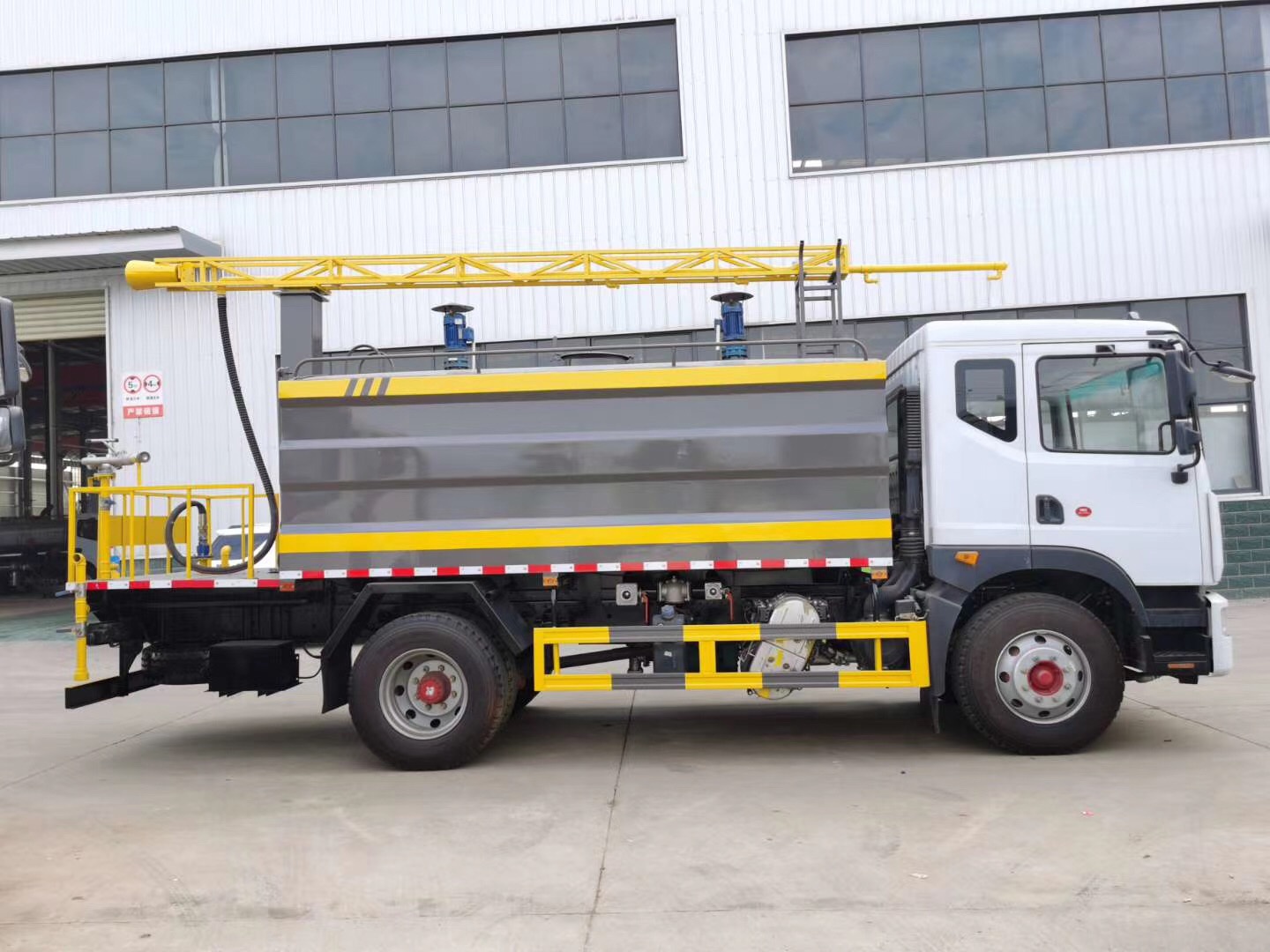 東風D9鐵路抑塵車 東風D9鐵路抑塵車